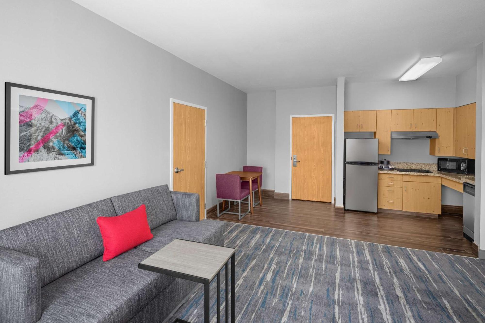 Queen Suite with Two Queen Beds and Fireplace