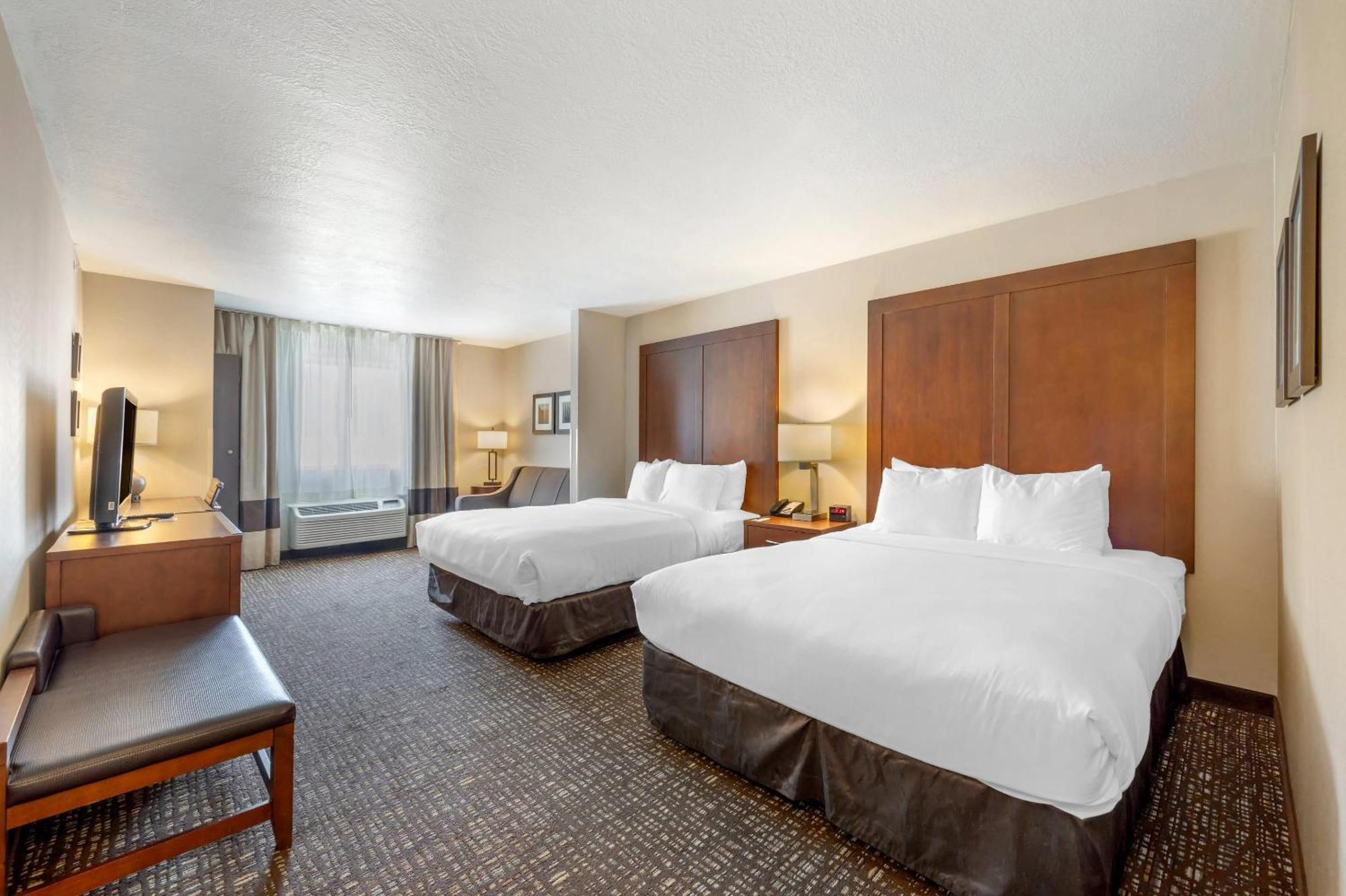 Queen Room with Two Queen Beds - Accessible/Non-Smoking